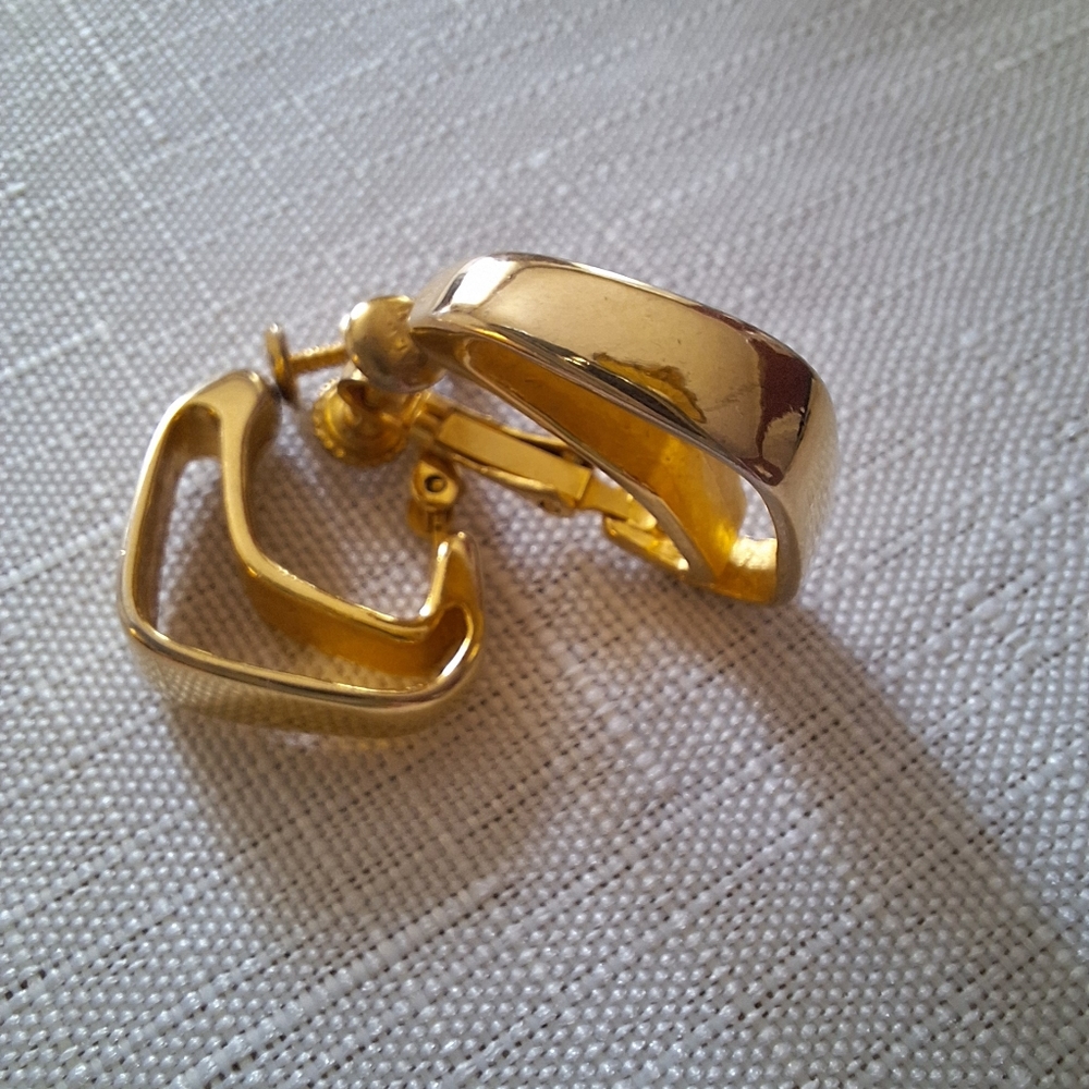 Goldette Hoop Earrings Wide Gold Tone Clip On Screwback Classic Vintage 60s 70s